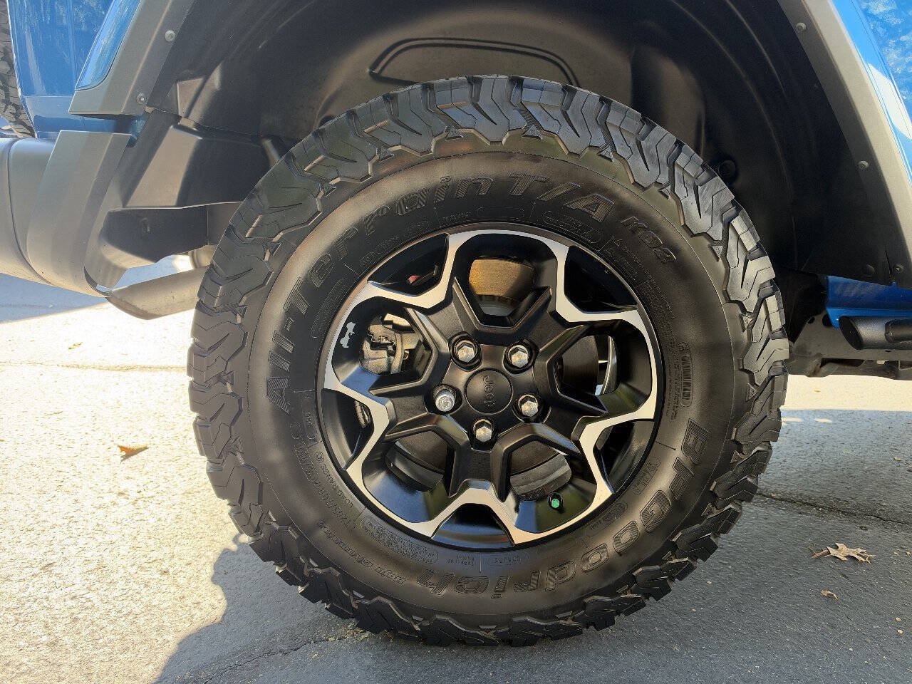 Used 2021 Jeep Wrangler Unlimited Rubicon 4xe w/ Cold Weather Group AWD/4WD image 22