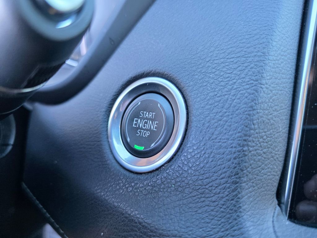 Used 2021 Cadillac XT4 Premium Luxury image 17