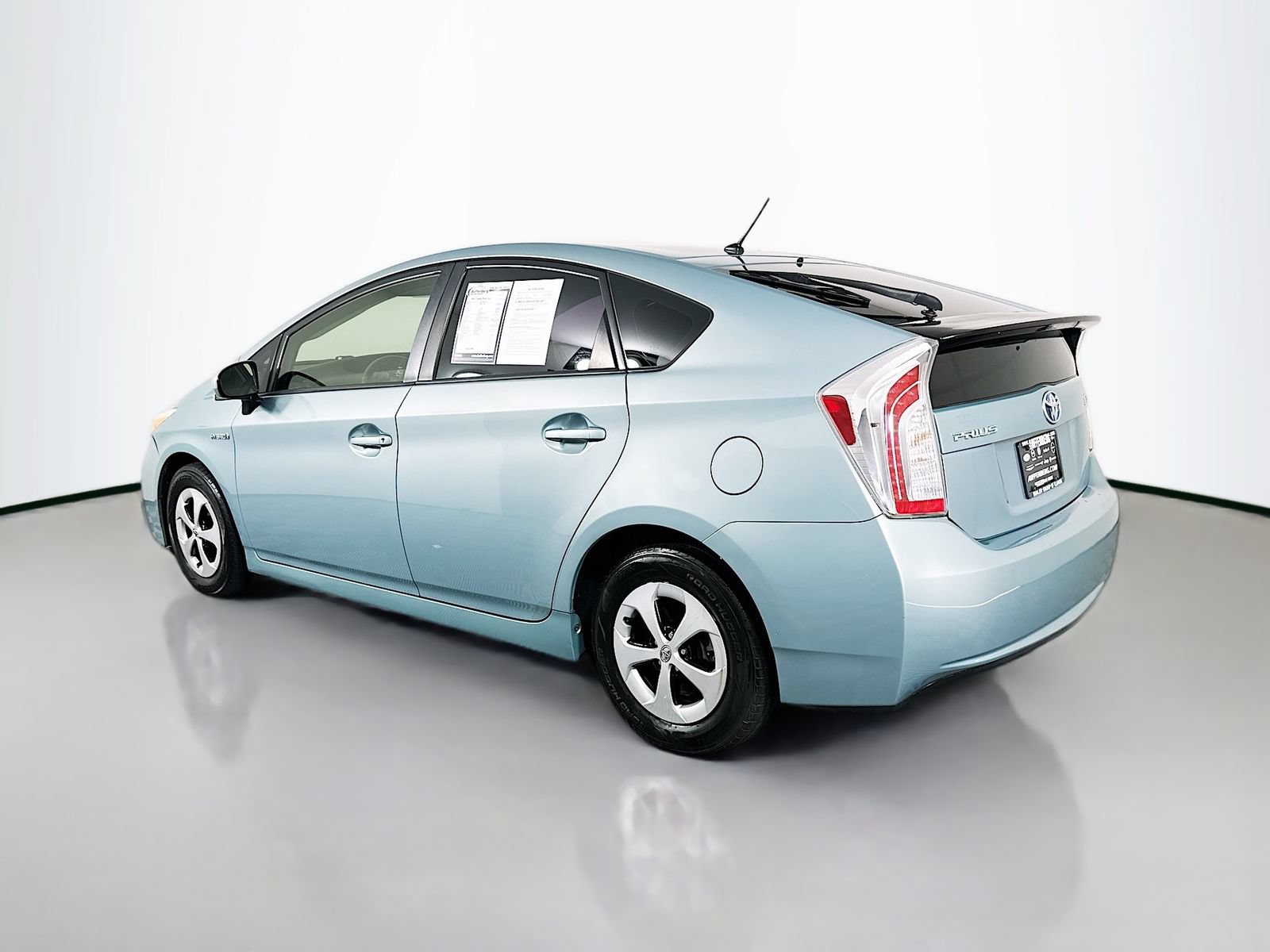 Used 2014 Toyota Prius Two FWD image 5