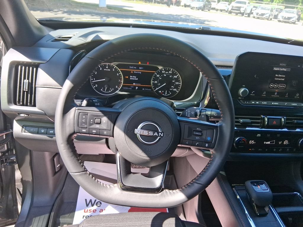 Used 2025 Nissan Pathfinder Rock Creek AWD/4WD image 15