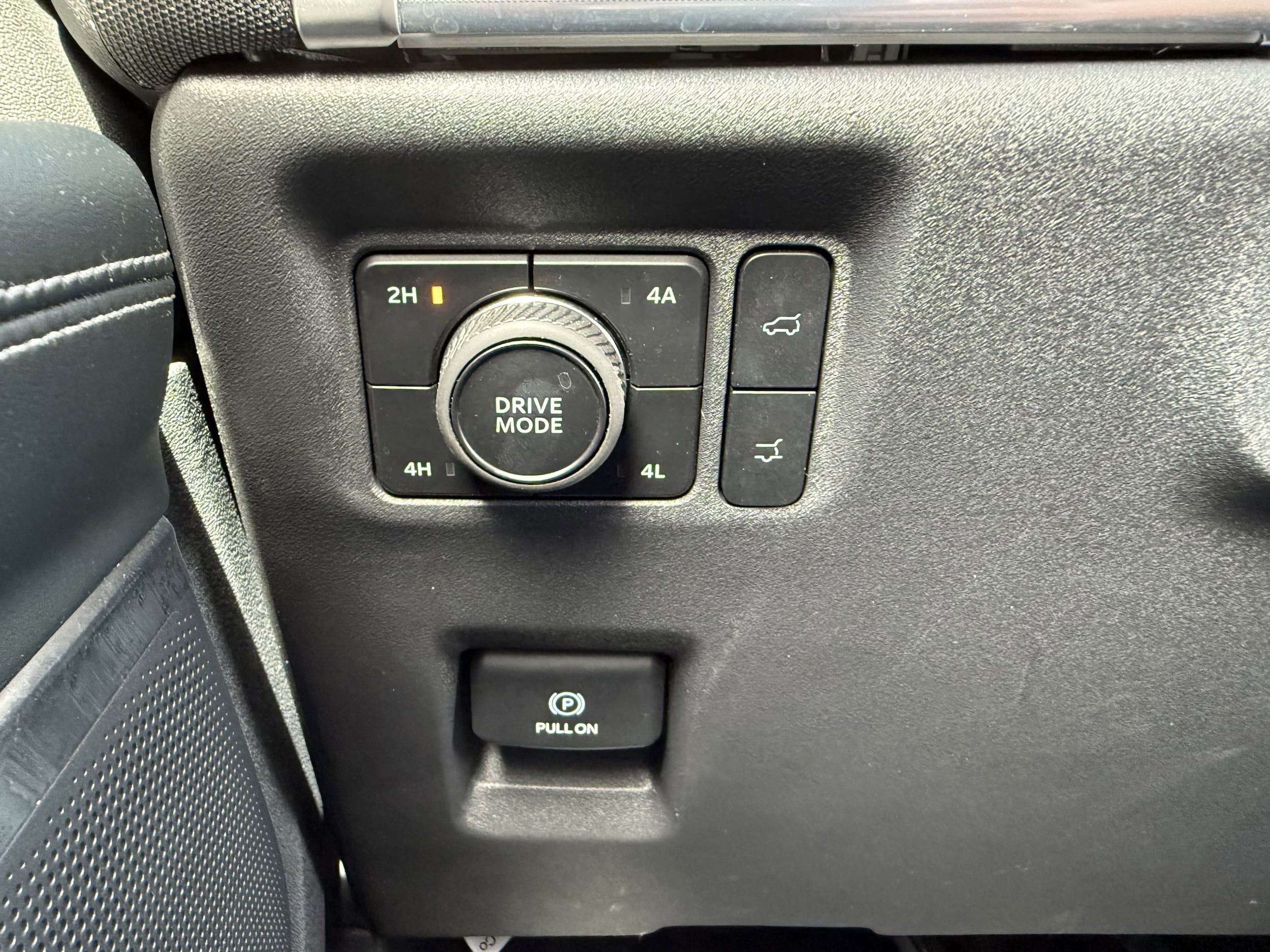 Used 2025 Ford Expedition Max Platinum AWD/4WD image 23