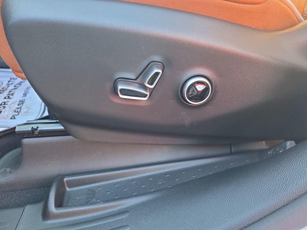 New 2026 Chrysler Pacifica Pinnacle image 12