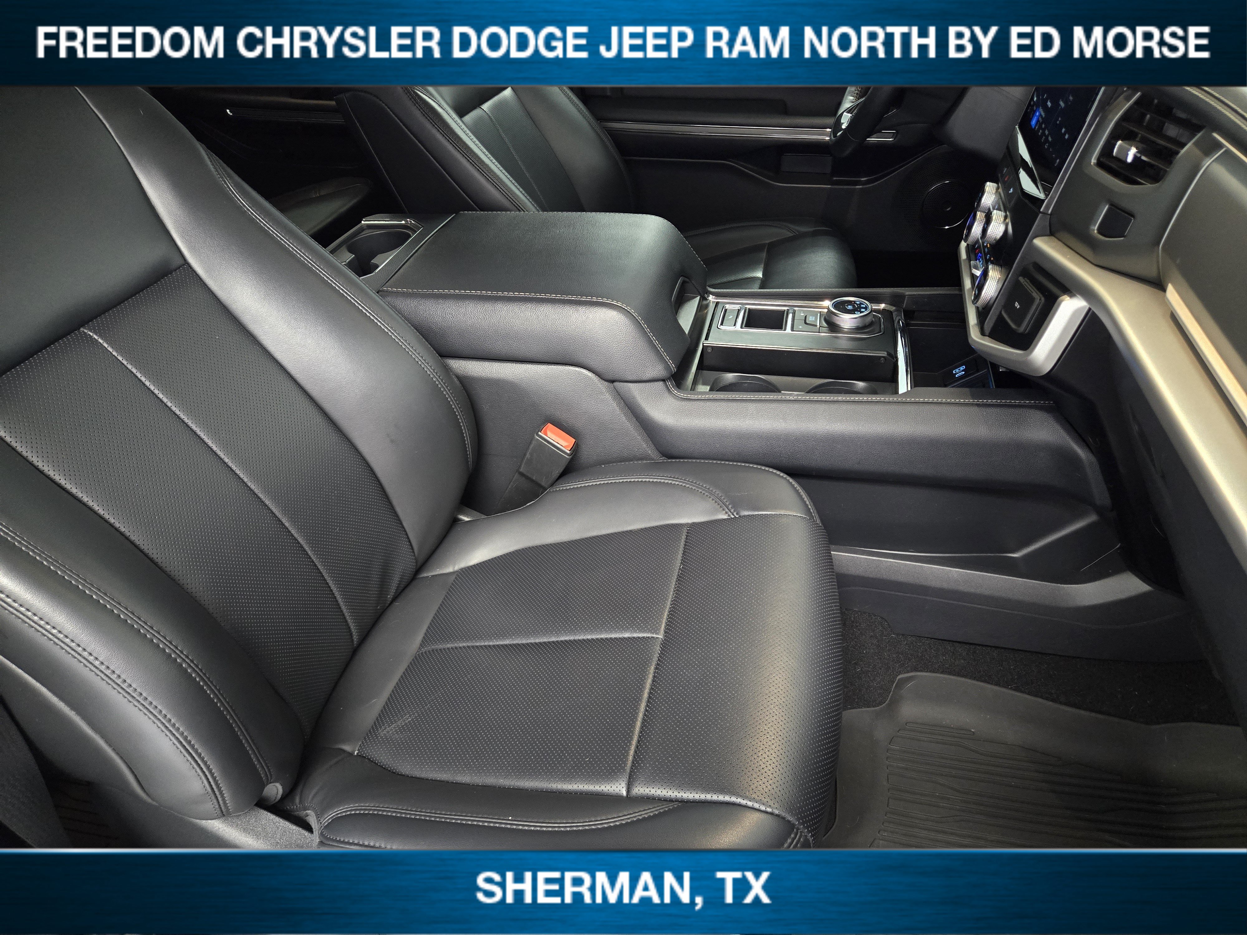 Used 2024 Ford Expedition XLT RWD image 9