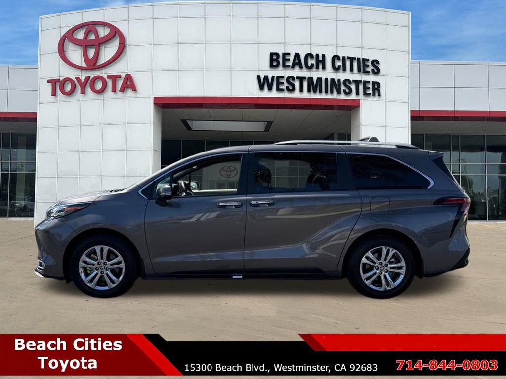 Certified 2024 Toyota Sienna Platinum image 7