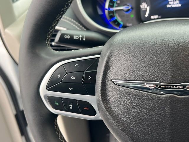 Used 2024 Chrysler Pacifica Select image 22