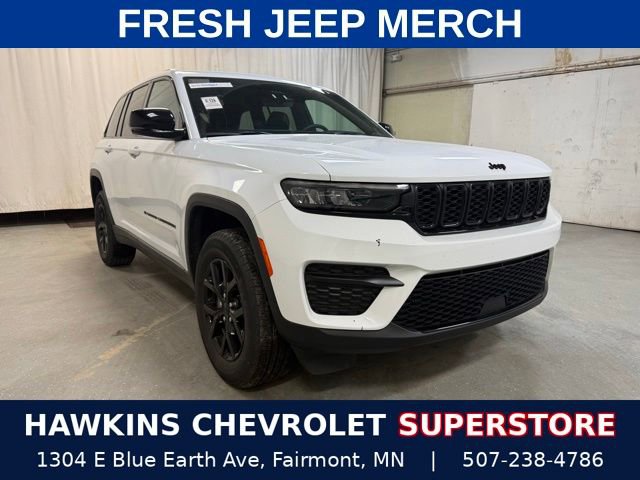 Used 2025 Jeep Grand Cherokee Altitude AWD/4WD image 1