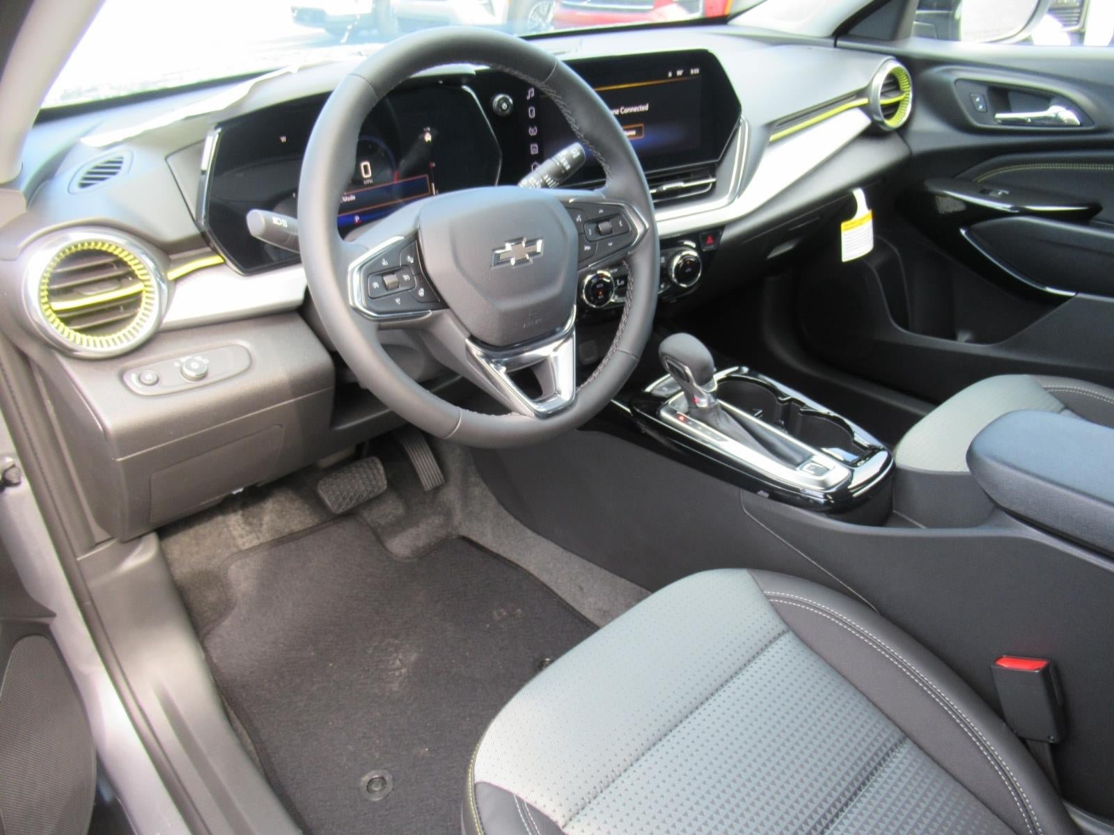 New 2026 Chevrolet Trax LT w/ Driver Confidence Package FWD image 15