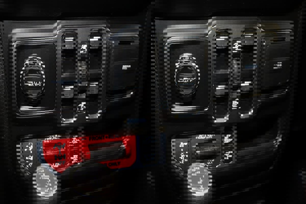 Used 2021 Jeep Gladiator Rubicon w/ LED Lighting Group image 25