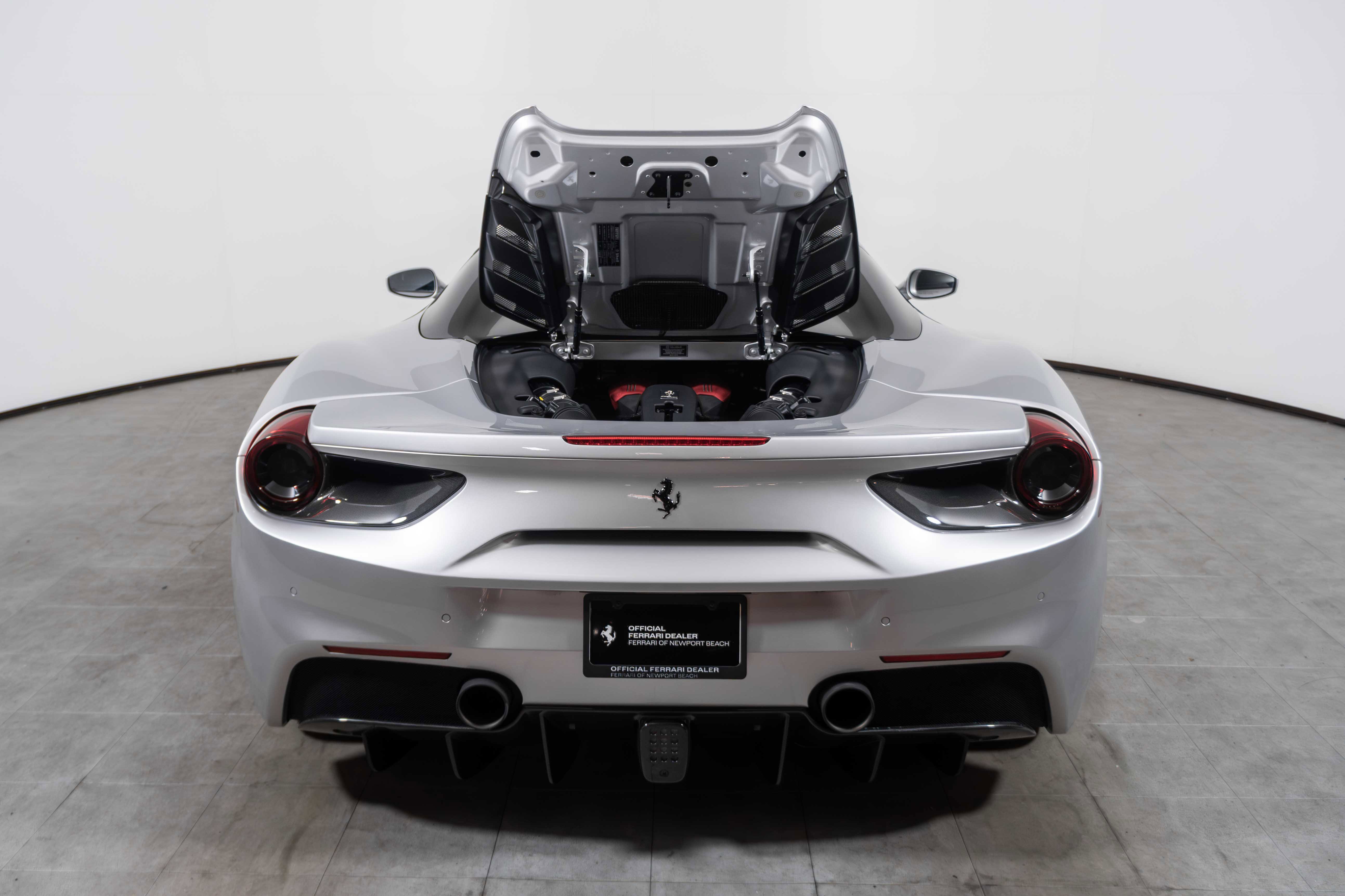 Used 2016 Ferrari 488 Spider image 17