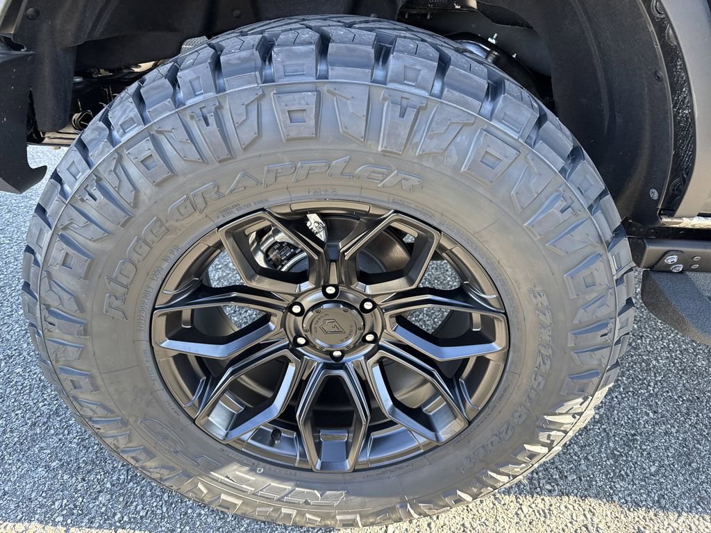 New 2025 Ford Bronco Big Bend w/ Black Diamond Package image 17