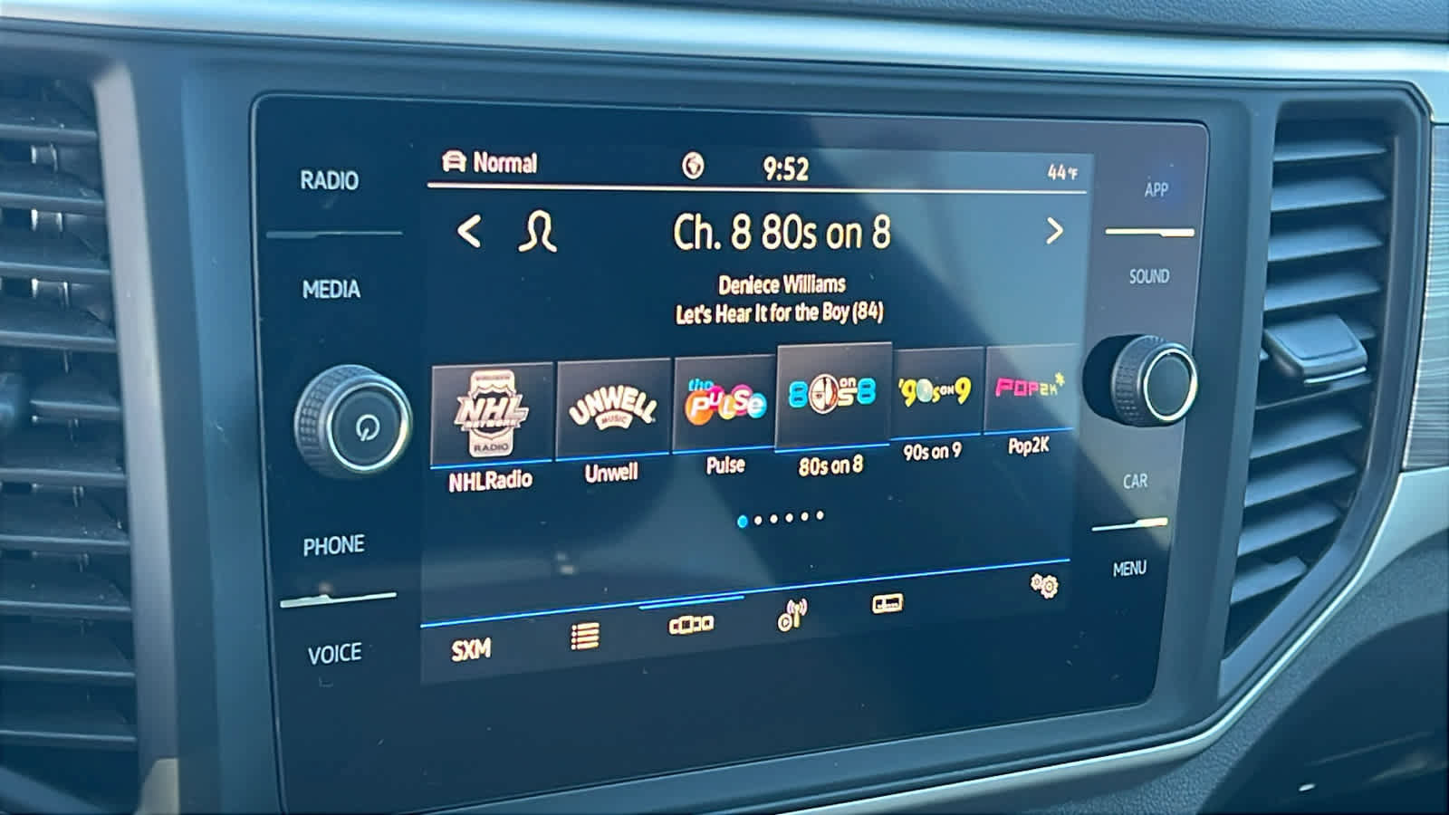 Used 2021 Volkswagen Atlas Cross Sport SE image 15