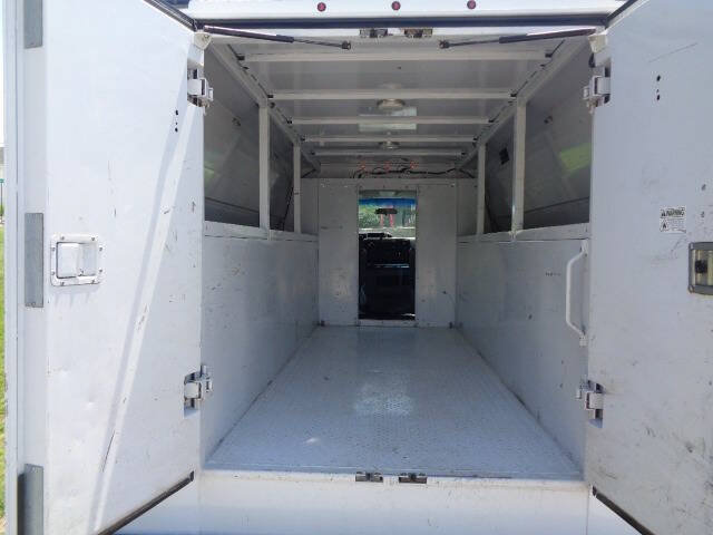 Used 2015 Ford E-350 and Econoline 350 Super Duty w/ Power Windows & Locks Group RWD image 5
