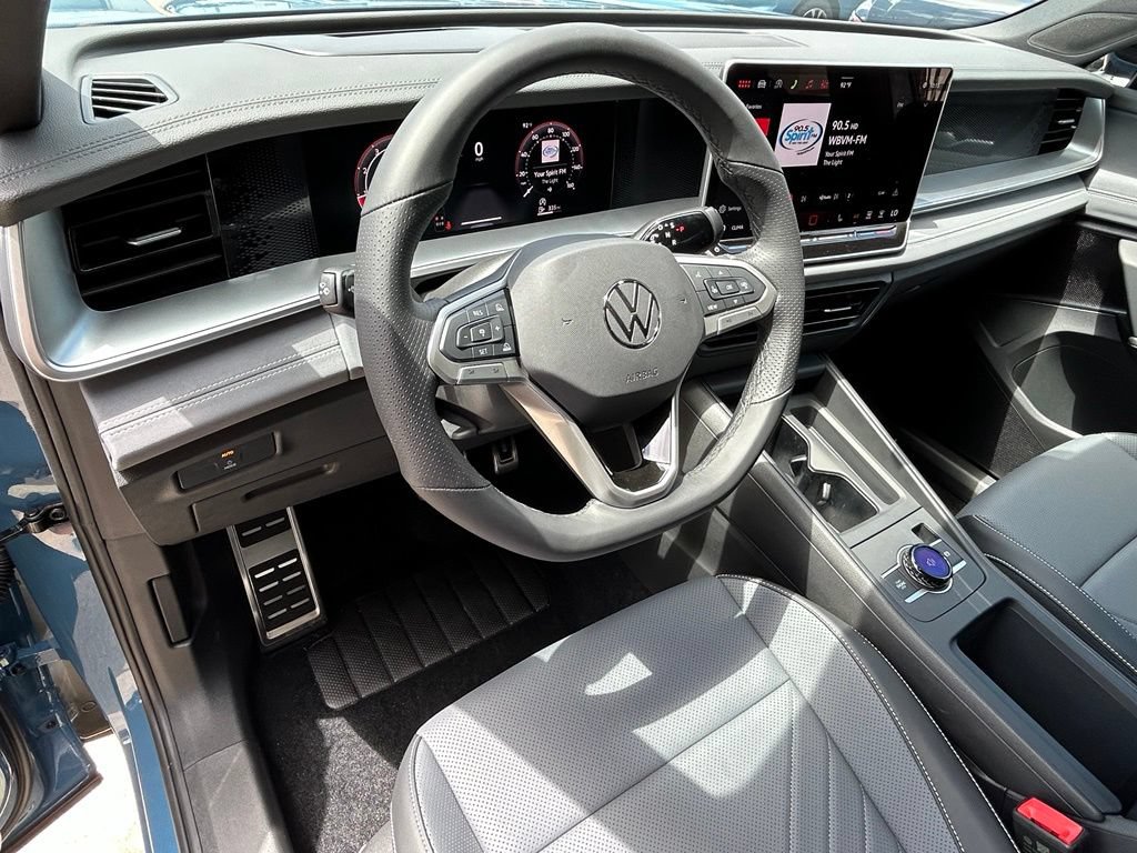 New 2026 Volkswagen Tiguan SE R-Line FWD image 15