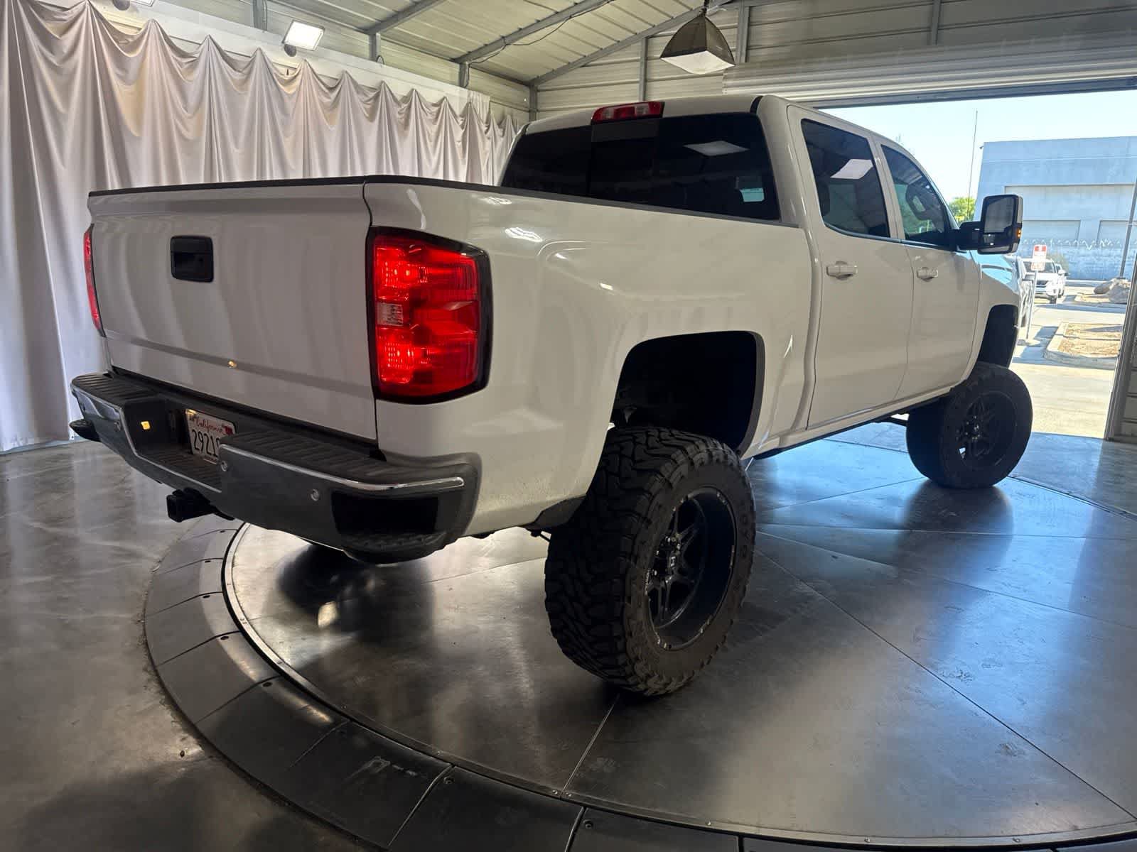 Used 2018 Chevrolet Silverado 1500 LT w/ Max Trailering Package AWD/4WD image 5
