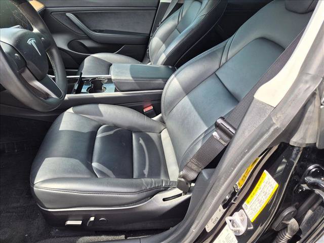 Used 2020 Tesla Model 3 Standard Range Plus RWD image 15