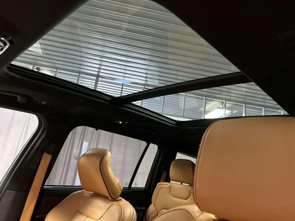 Used 2024 Jeep Grand Cherokee L Summit w/ Luxury Tech Group V image 23