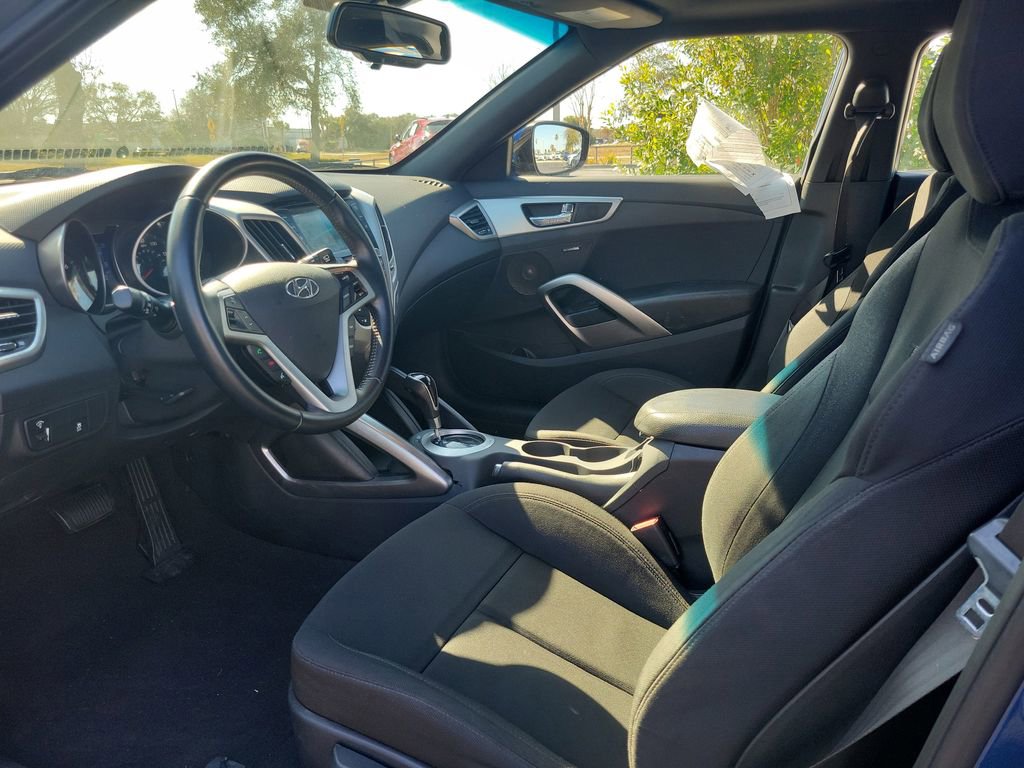 Used 2017 Hyundai Veloster Value Edition w/ Graphic Package (Lower Body) image 11