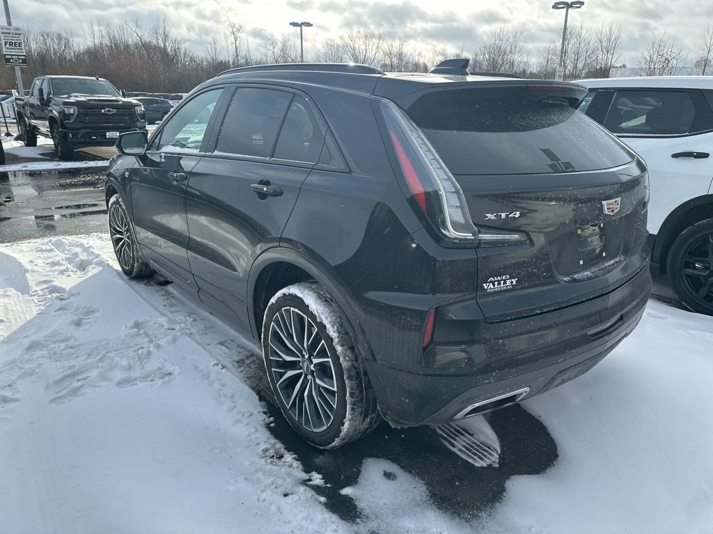 Used 2024 Cadillac XT4 Sport image 3
