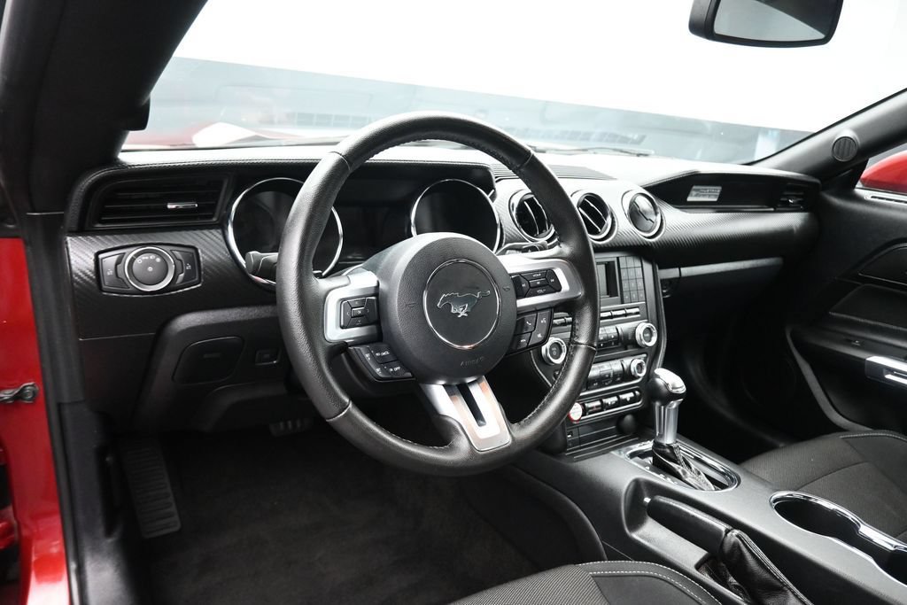 Used 2016 Ford Mustang Coupe RWD image 13
