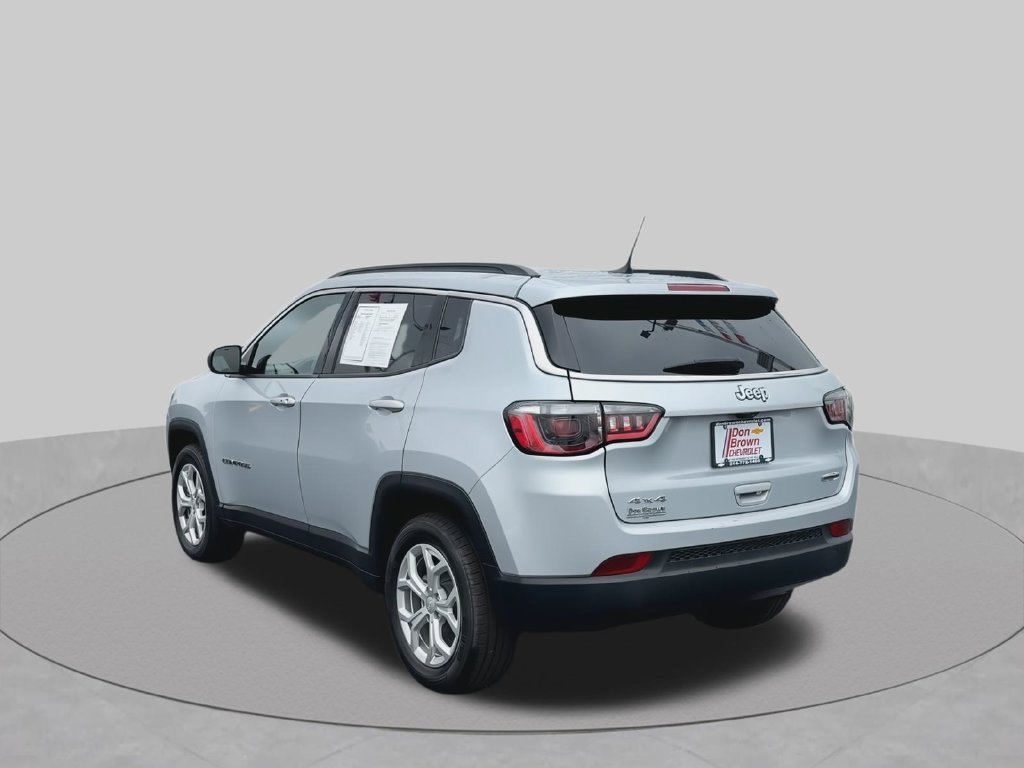 Used 2024 Jeep Compass Latitude AWD/4WD image 8