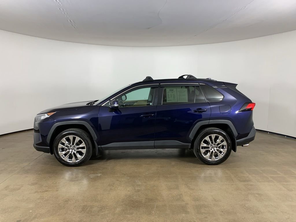 Used 2021 Toyota RAV4 XLE Premium AWD/4WD image 16