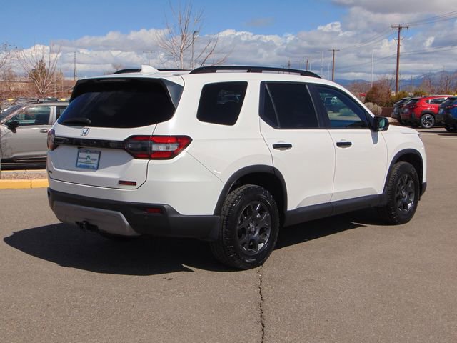 Certified 2025 Honda Pilot TrailSport image 4