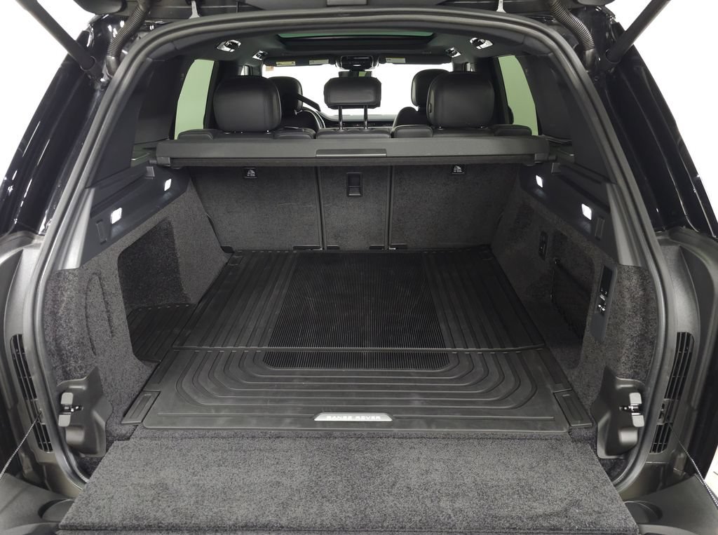 Certified 2025 Land Rover Range Rover SE AWD/4WD image 5