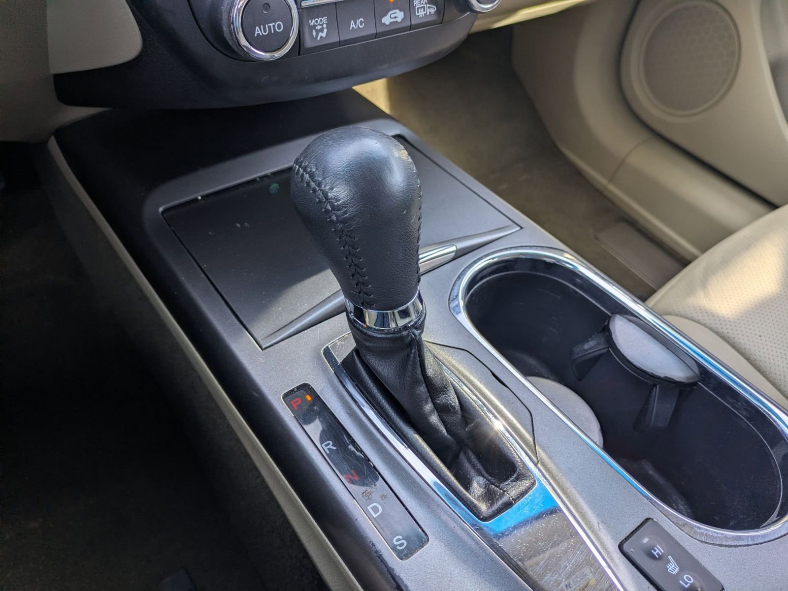 Used 2015 Acura RDX FWD w/ Technology Package image 16