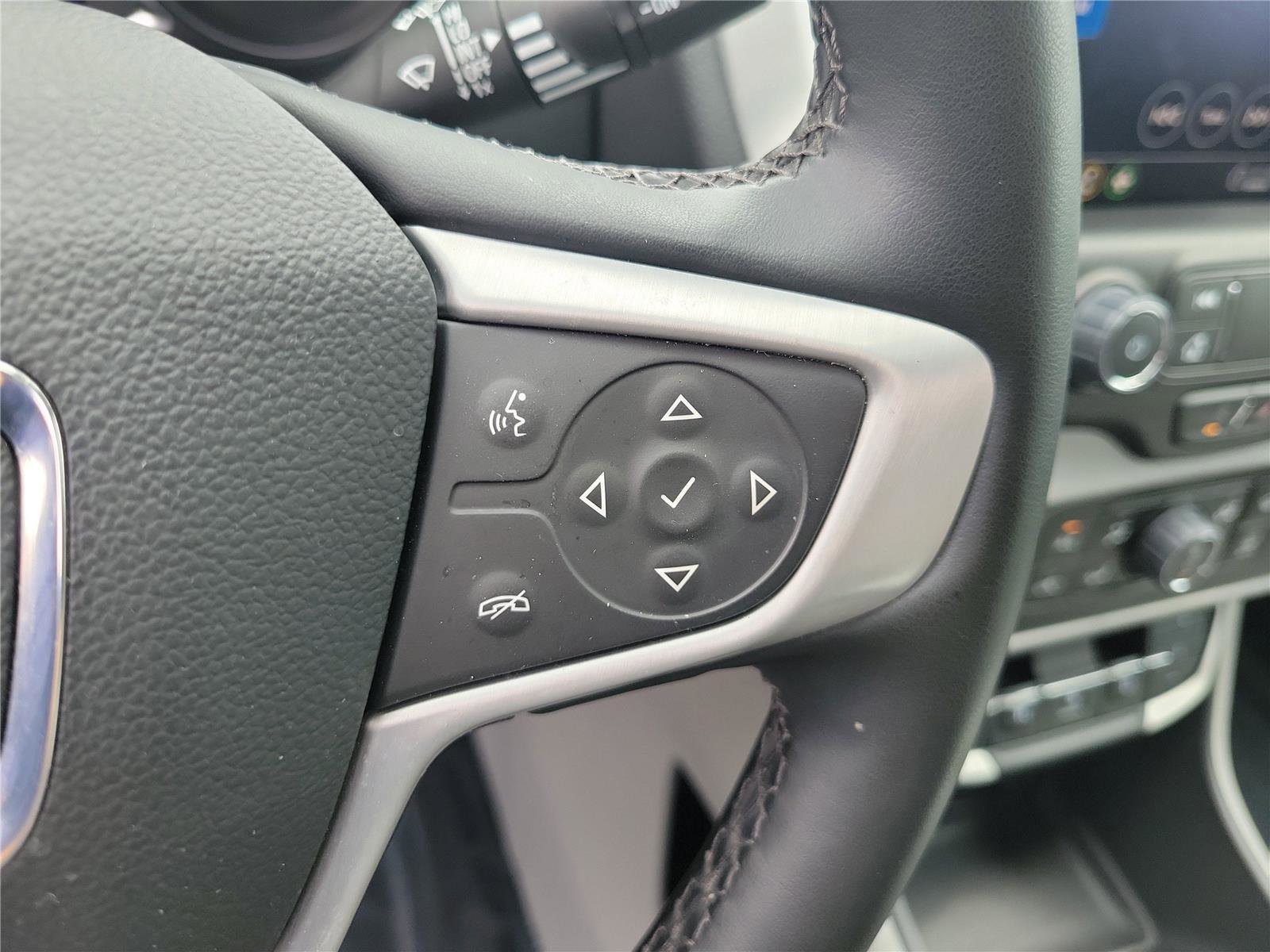 Used 2023 GMC Terrain SLT image 26