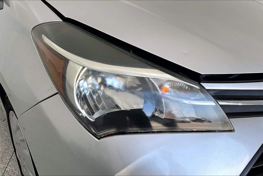 Used 2016 Toyota Yaris L image 33