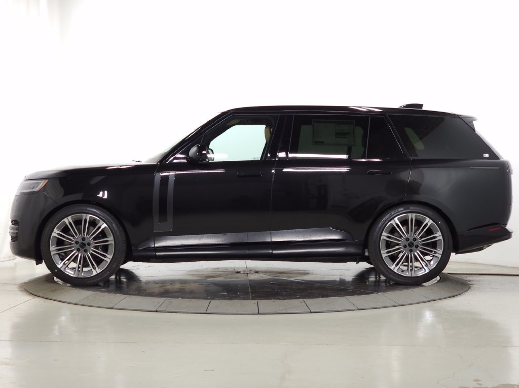 New 2026 Land Rover Range Rover Long Wheelbase SE AWD/4WD image 2