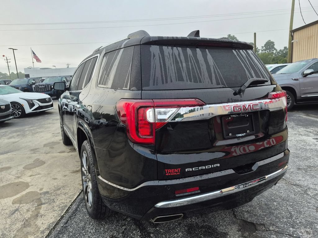 Used 2022 GMC Acadia Denali w/ Black Diamond Edition FWD image 2