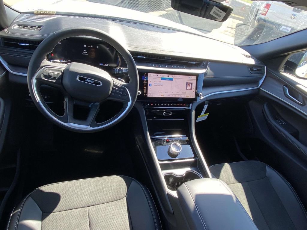 New 2026 Jeep Grand Cherokee Altitude image 36