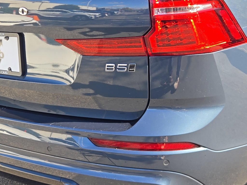 Certified 2024 Volvo XC60 B5 Core w/ Climate Package AWD/4WD image 13