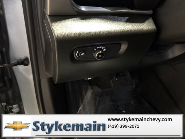 Used 2023 Chevrolet Traverse LT image 42