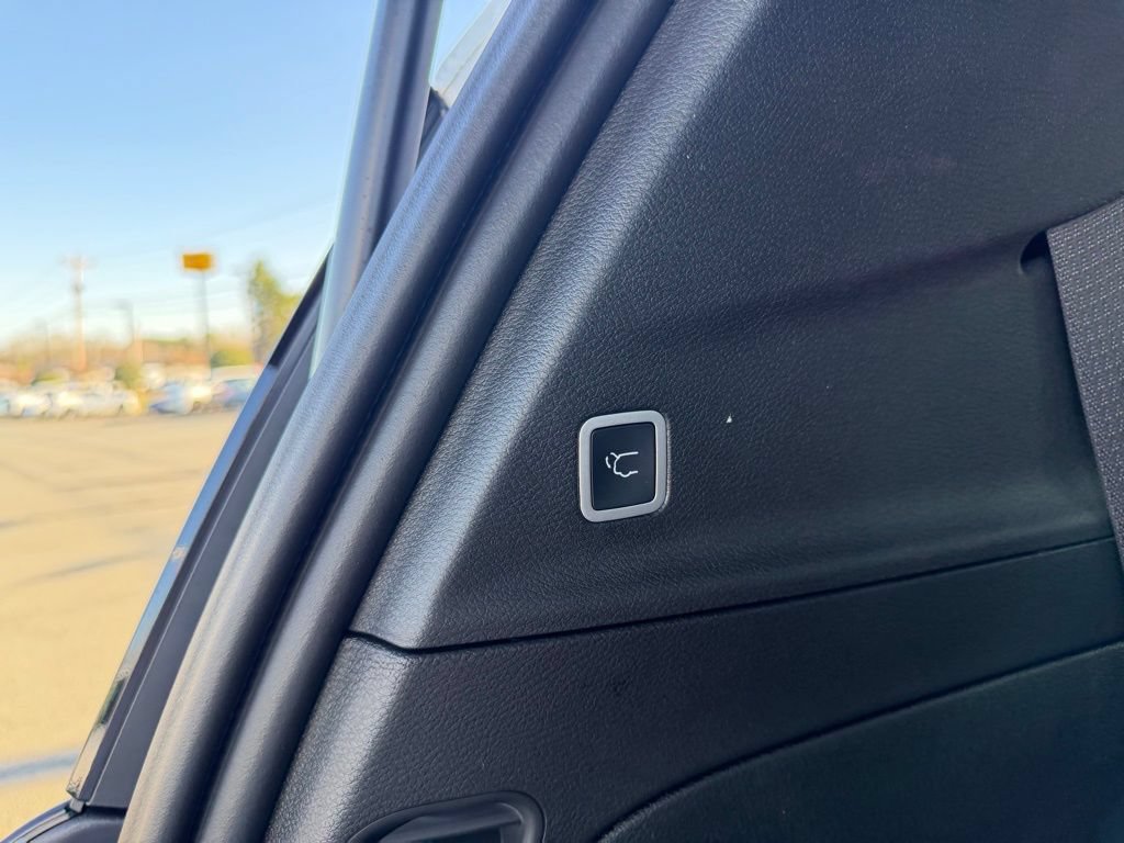 New 2026 Chrysler Voyager LX FWD image 6