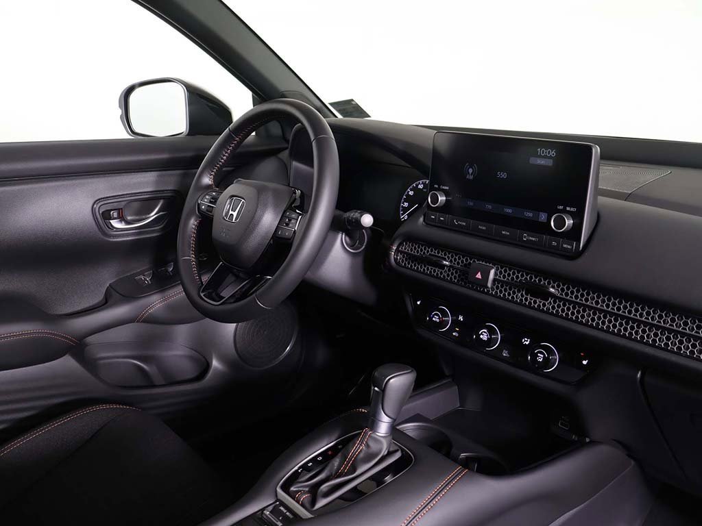 Used 2025 Honda HR-V Sport image 30