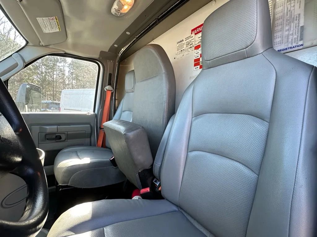 Used 2016 Ford E-350 and Econoline 350 Super Duty image 21