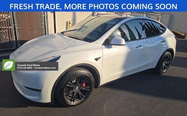 Used 2022 Tesla Model Y Long Range AWD/4WD image 3