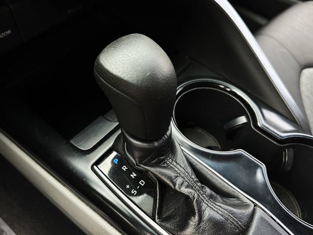 Used 2018 Toyota Camry L image 33