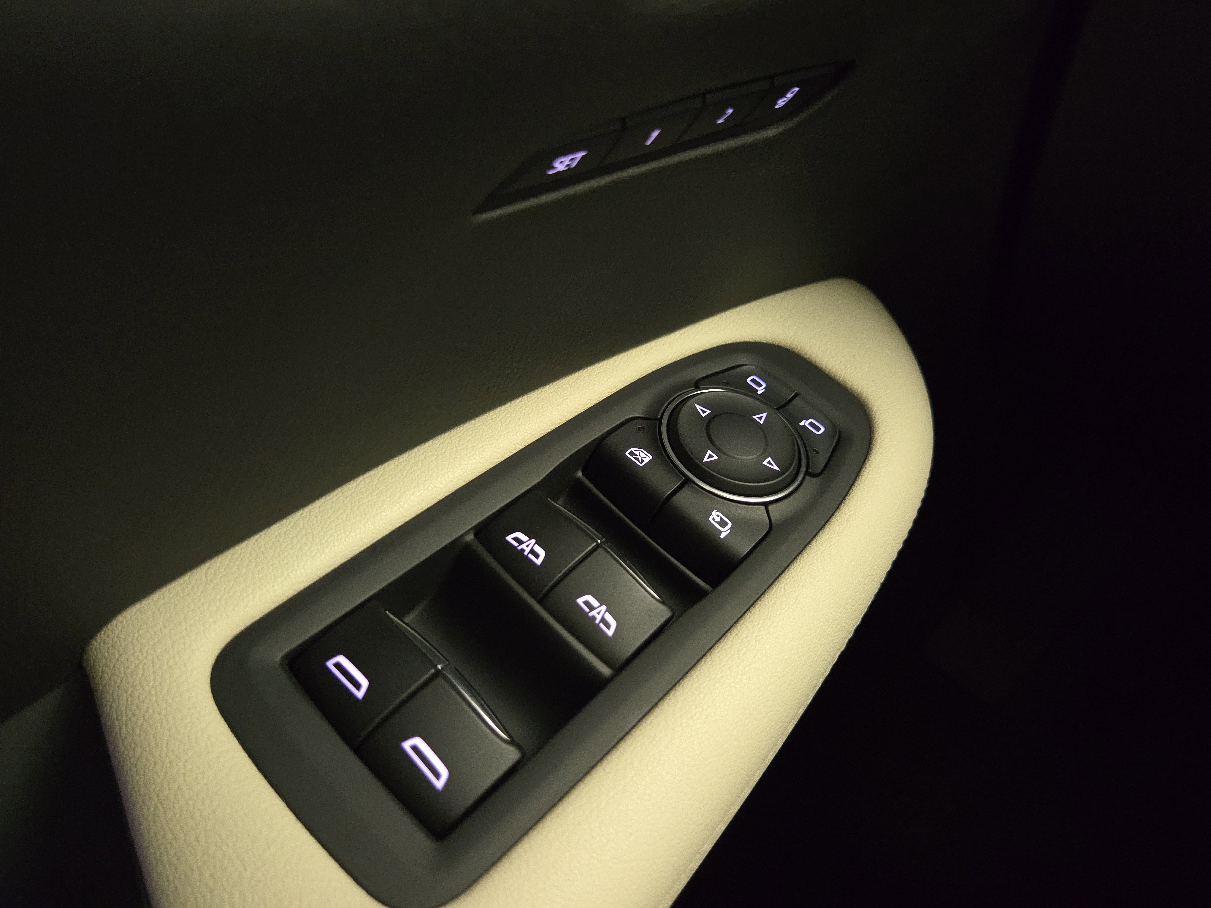 Used 2023 Cadillac XT6 Sport w/ Technology Package image 31