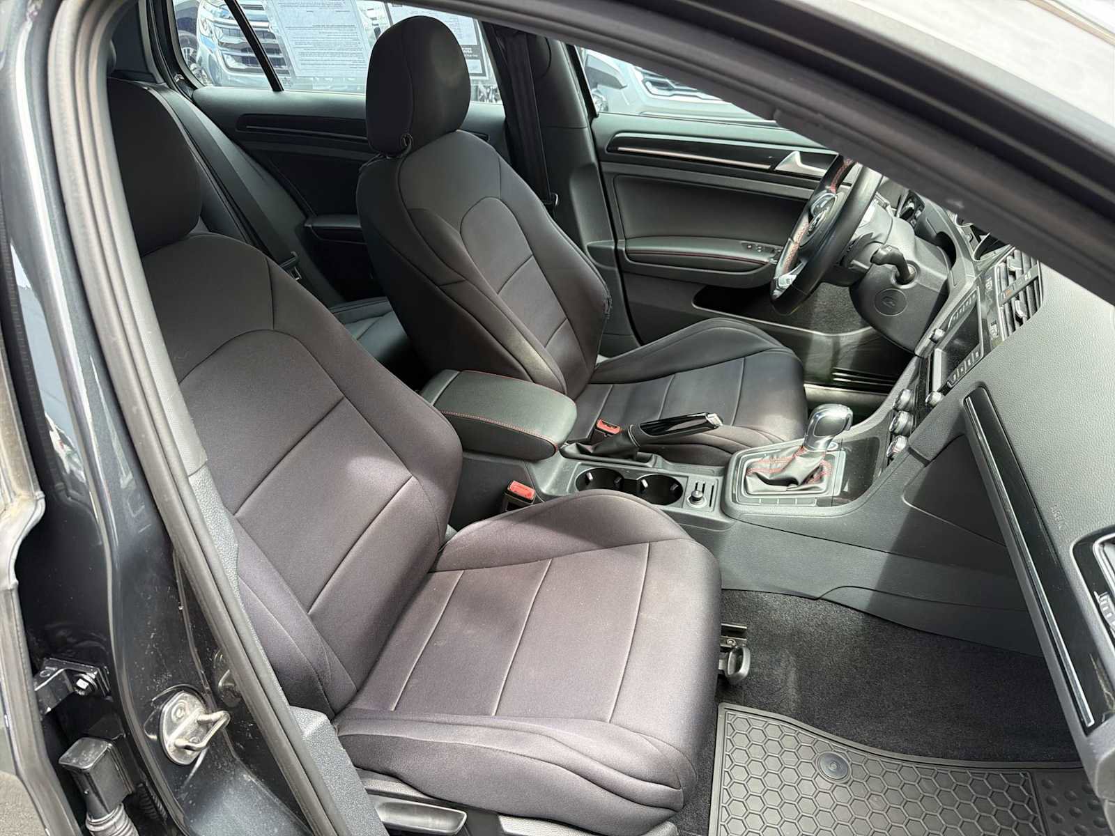 Used 2016 Volkswagen GTI SE w/ Lighting Package (SEL) image 23