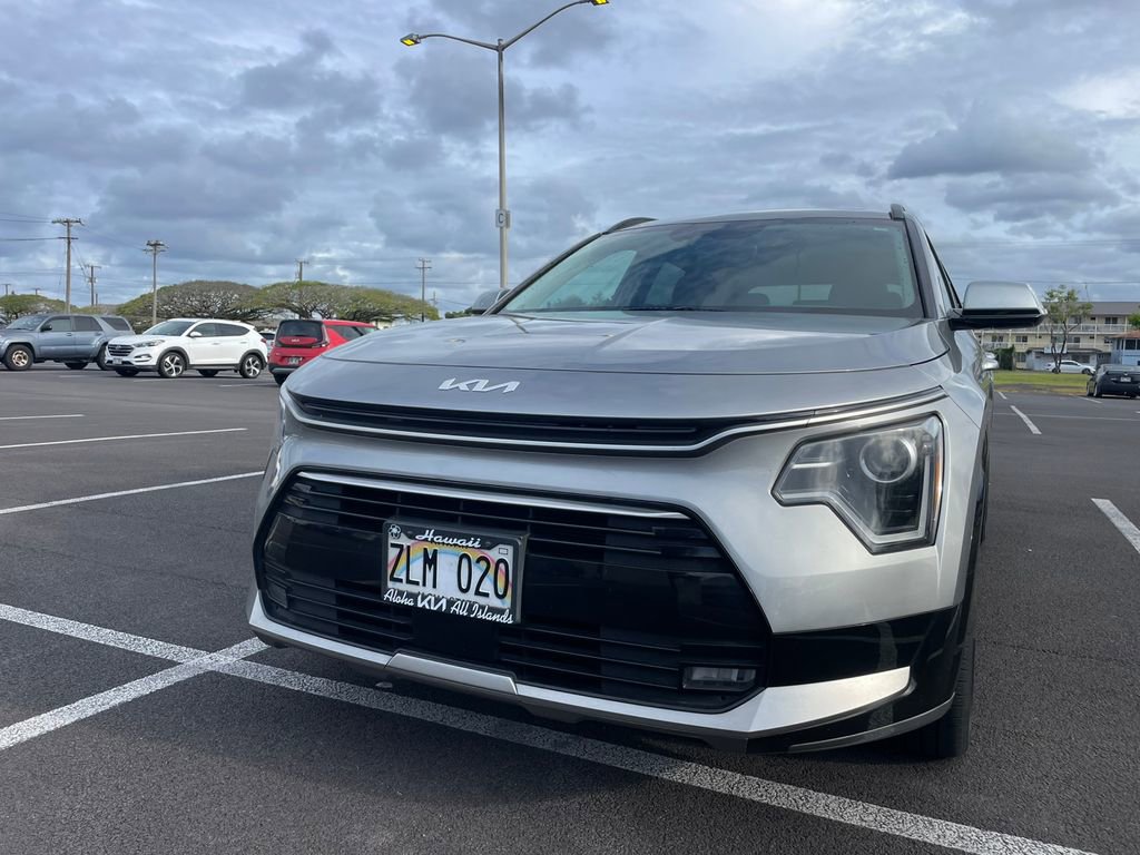 Used 2023 Kia Niro EX Touring image 2