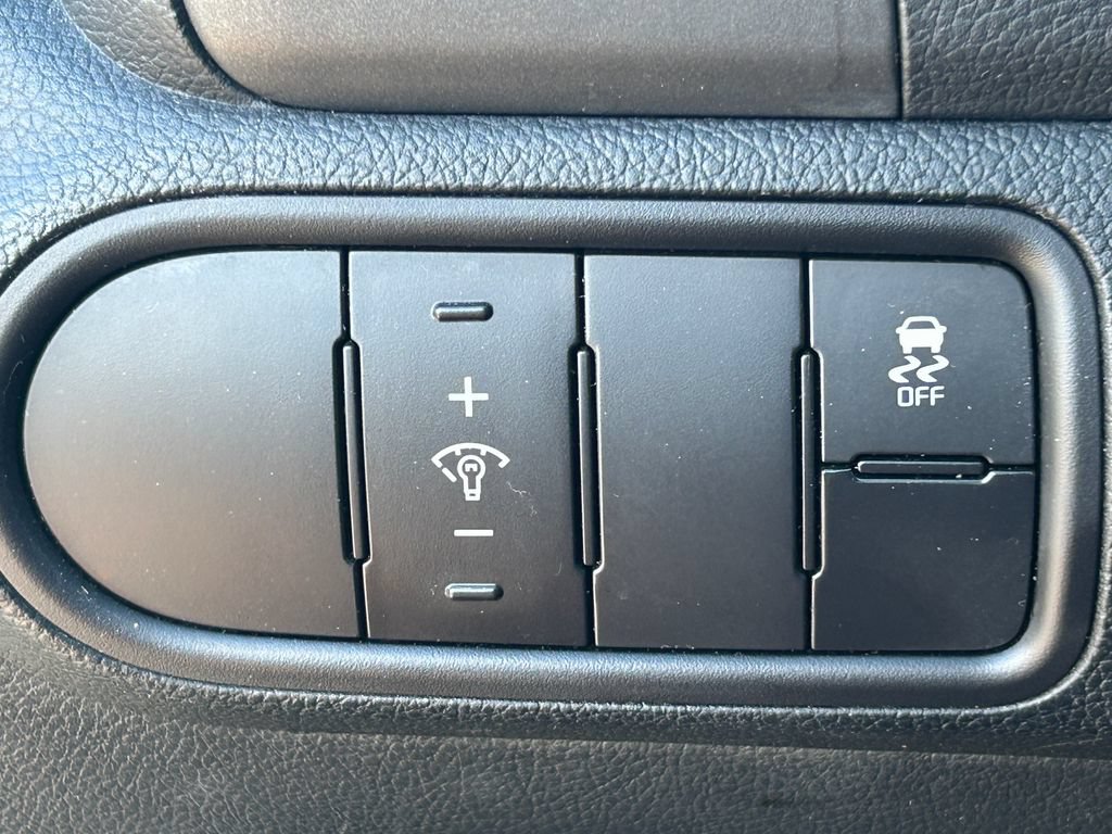 Used 2017 Kia Forte LX FWD image 19