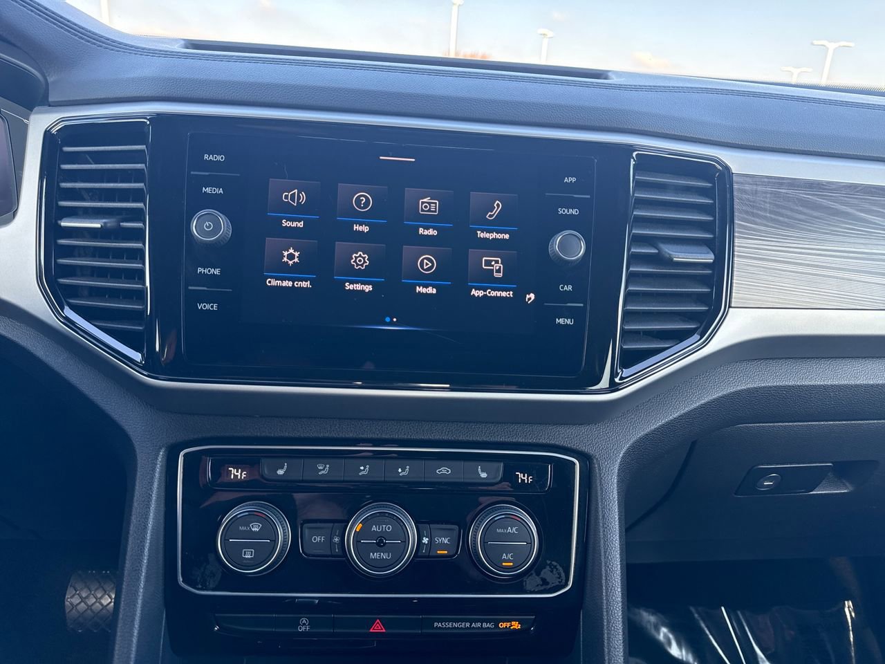 Used 2023 Volkswagen Atlas Cross Sport SE image 19