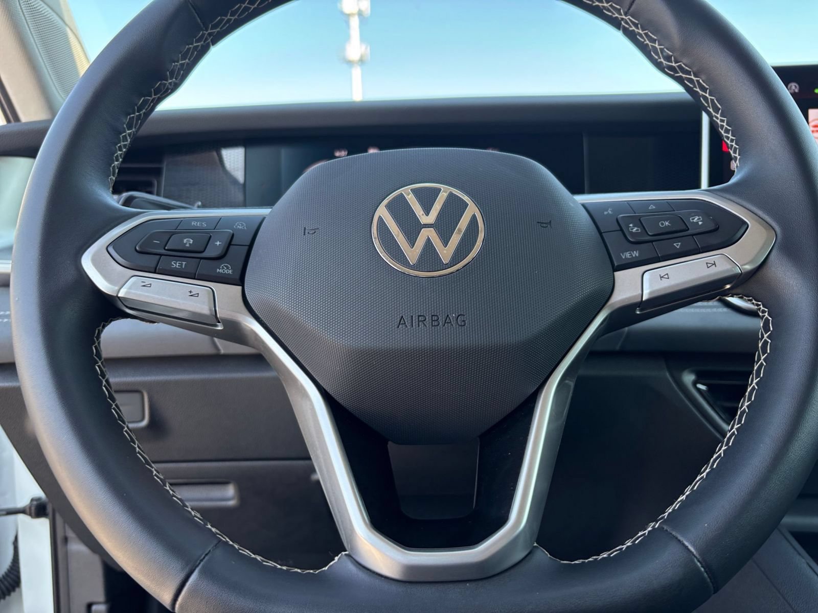 Used 2026 Volkswagen Tiguan SE AWD/4WD image 30