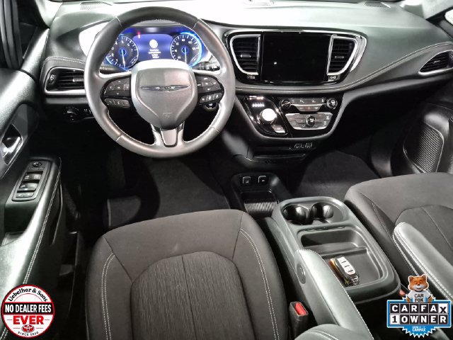 Used 2021 Chrysler Pacifica Touring w/ S Appearance Package FWD image 10