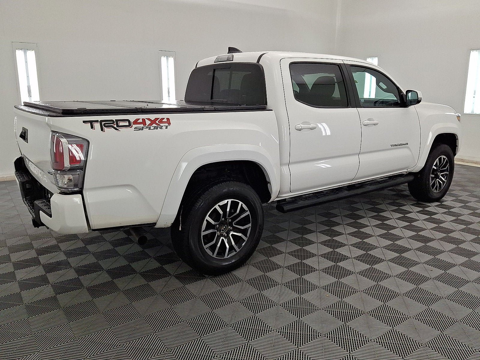 Used 2023 Toyota Tacoma TRD Sport AWD/4WD image 17