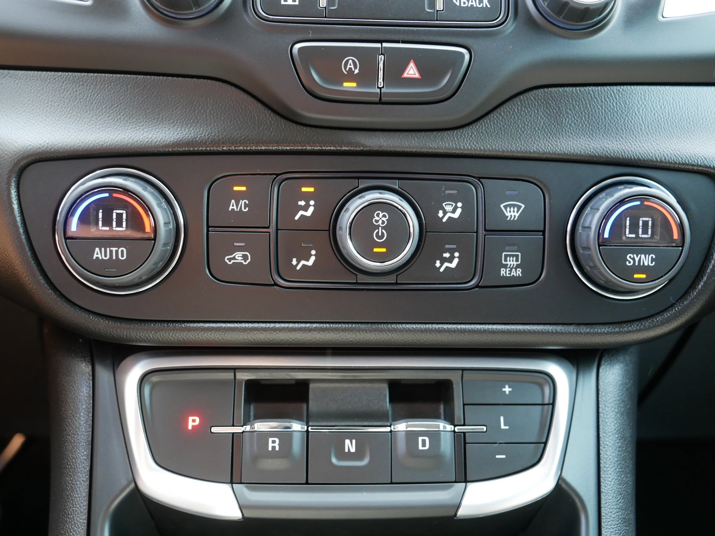 Used 2022 GMC Terrain SLT w/ Infotainment Package II AWD/4WD image 23