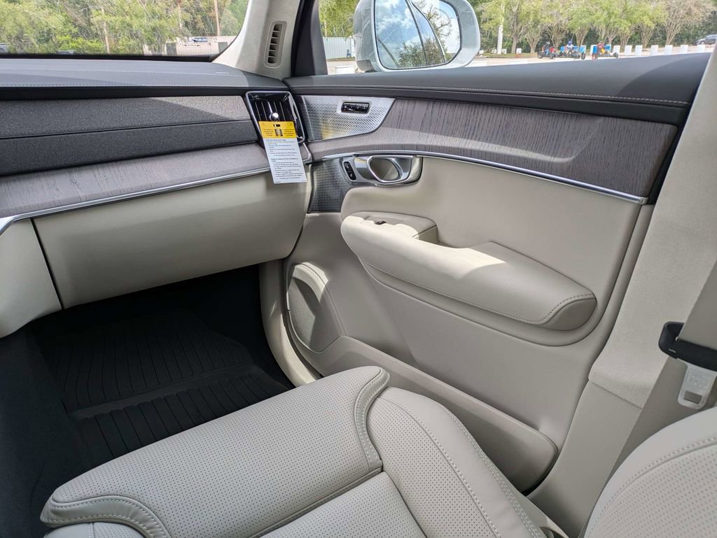 New 2026 Volvo XC90 T8 Ultra w/ Lounge Package image 25
